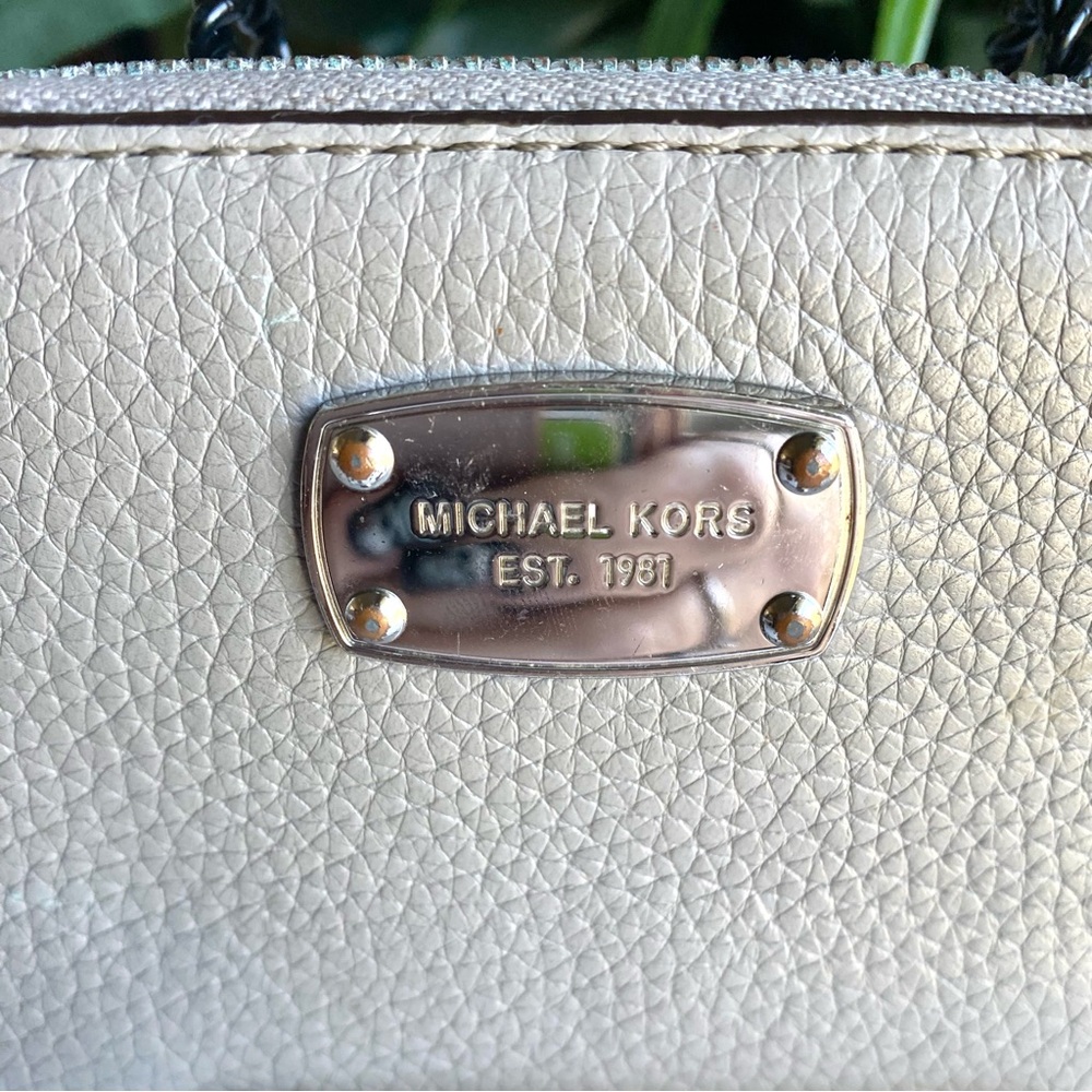 Michael Kors Large Jet Set Continental zip around travel wallet dove gray - Picture 2 of 14